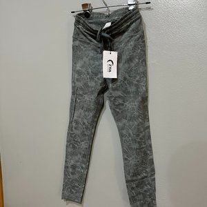 ZYIA Sage Hendrix Cinched Waistband Pocket Luxe